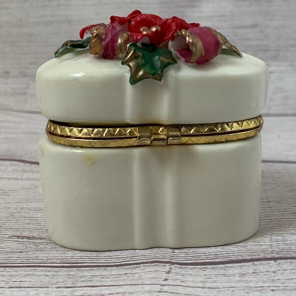 Heart Shaped Ceramic Christmas Holiday Trinket Box with Poinsettias and Bow 3"H - Picture 5 of 16